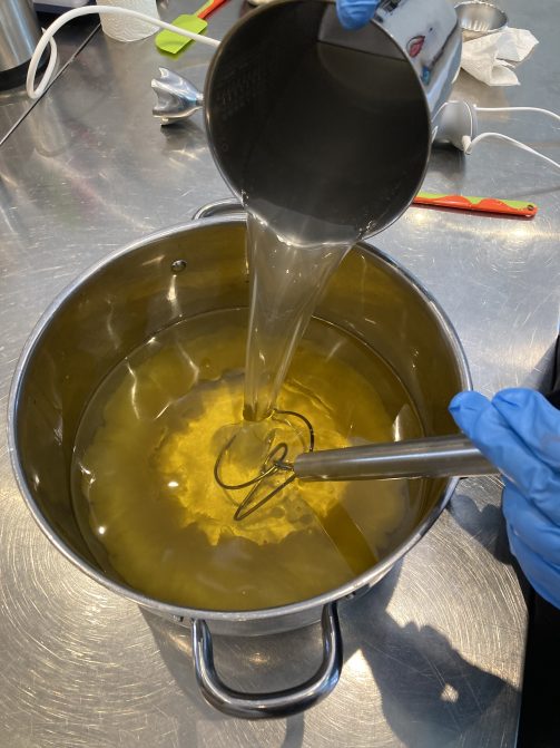 A - Cours particulier de saponification à froid: savon corps & visage & shampoing solide - CHF 340